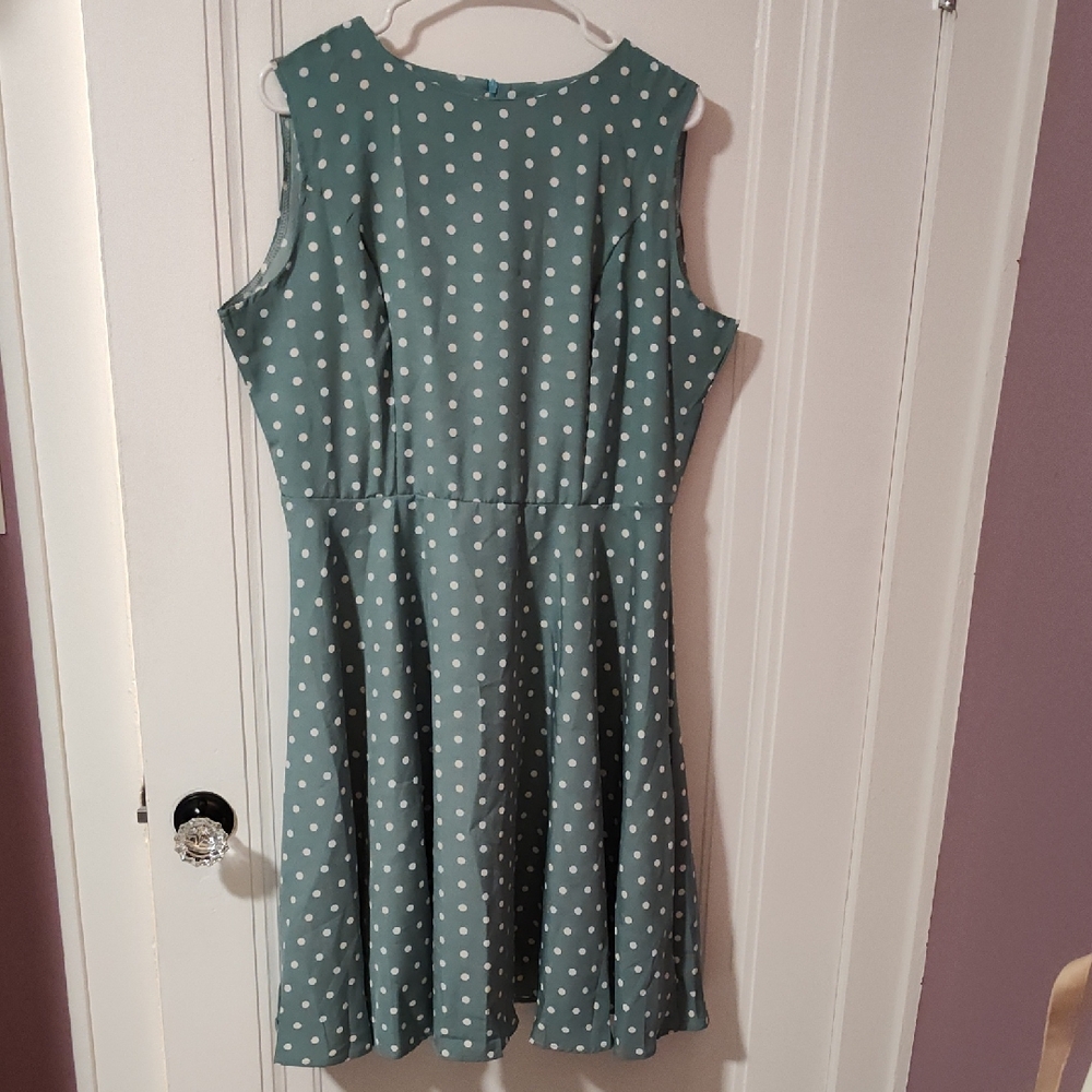 Polka Dot Sleeveless Dress - Green